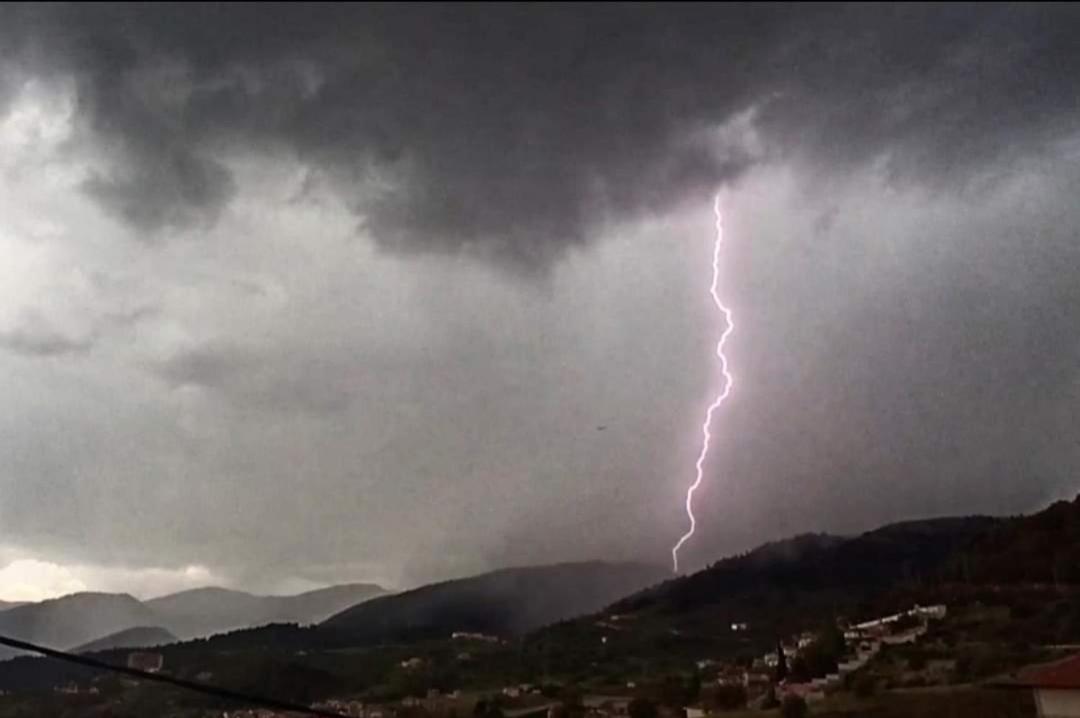 Άγρια Λούλουδα Κατοικία Αρμονία Timfristos Екстериор снимка